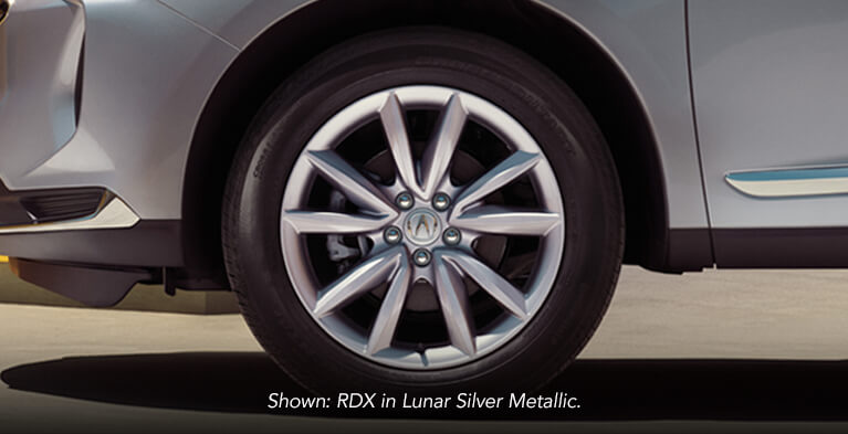 Acura 2023 RDX 19-inch alloy wheels