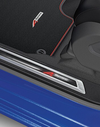 Acura 2026 RDX Illuminated Door Sill Trim