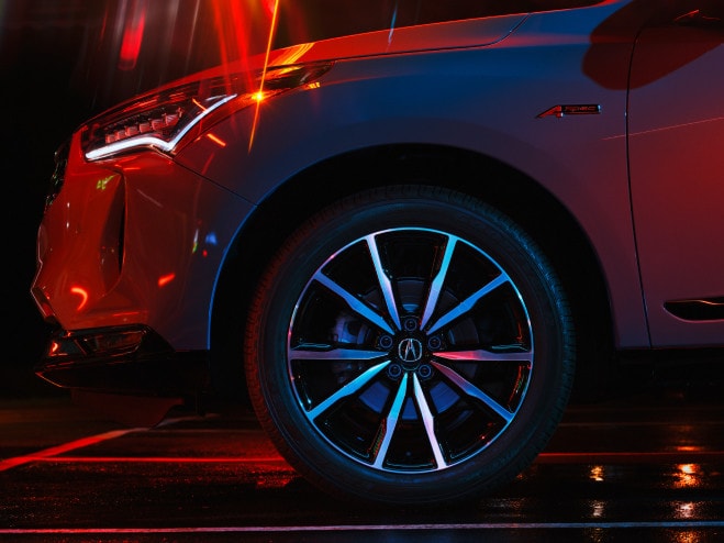Acura 2026 RDX with exclusive 20-inch Berlina Black Machine-Finished alloy wheels